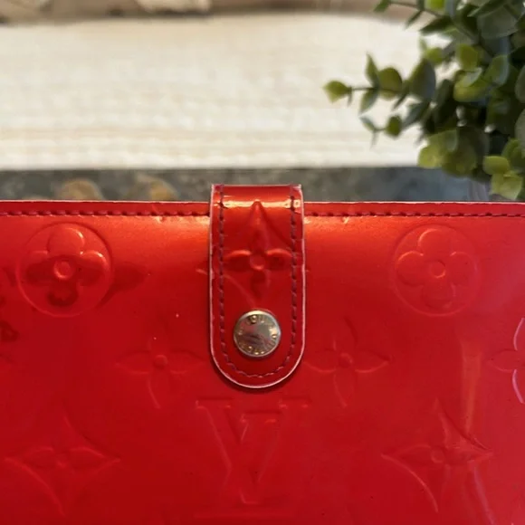 Louis Vuitton Vernis Kisslock Wallet